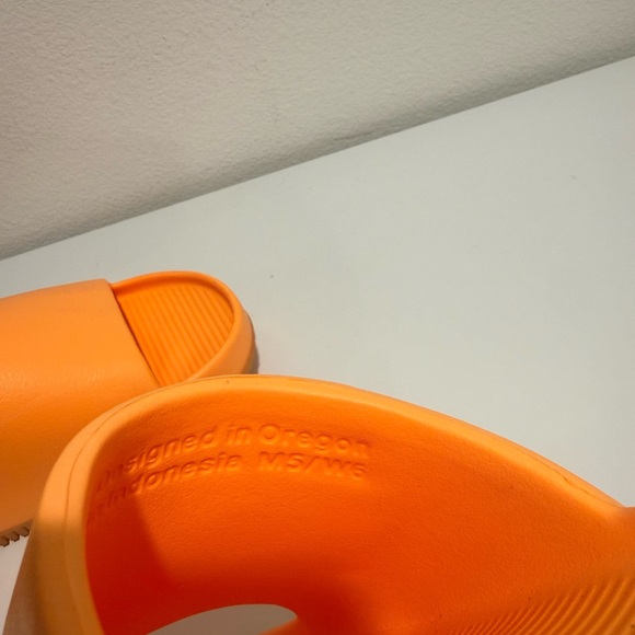 Nike Bright Orange Slide Sandals - Picture 5 of 6